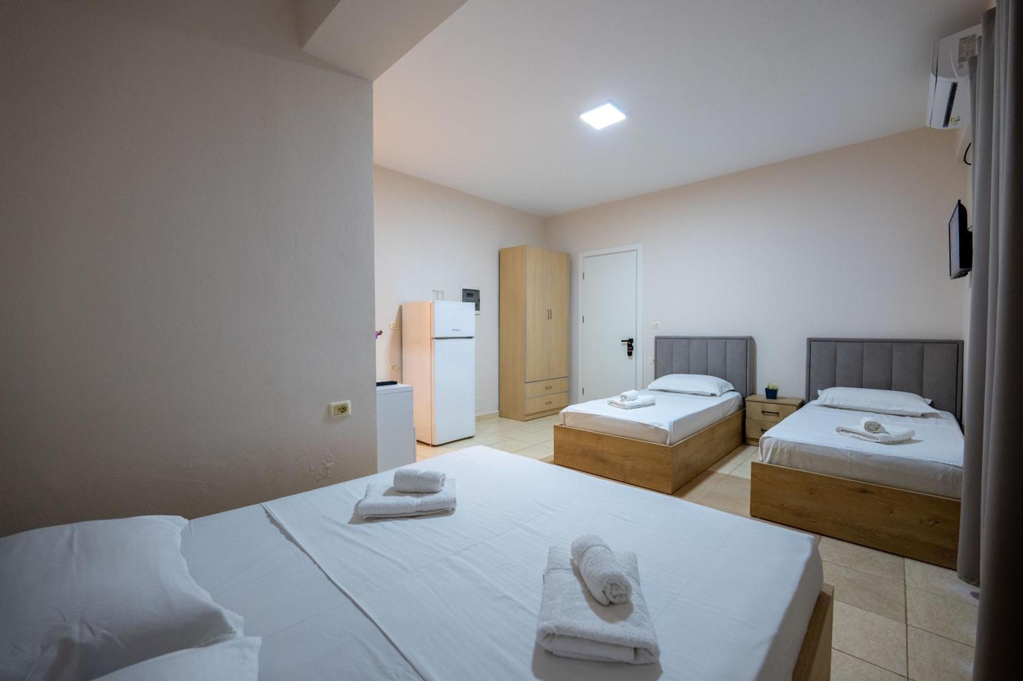 Twins Hotel Ксамил Экстерьер фото