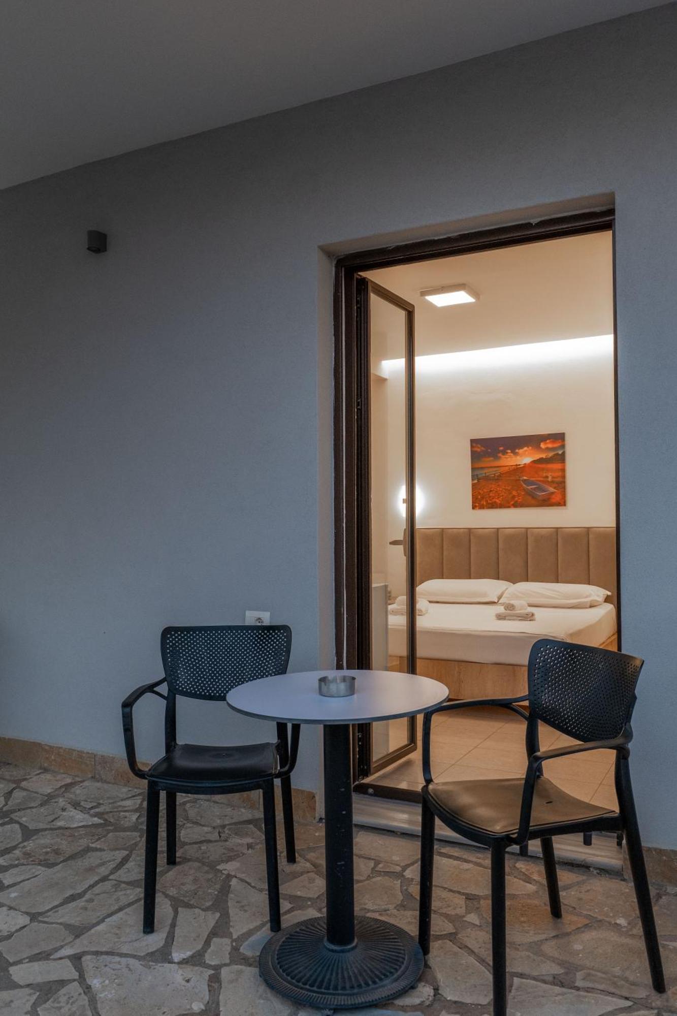 Twins Hotel Ксамил Экстерьер фото